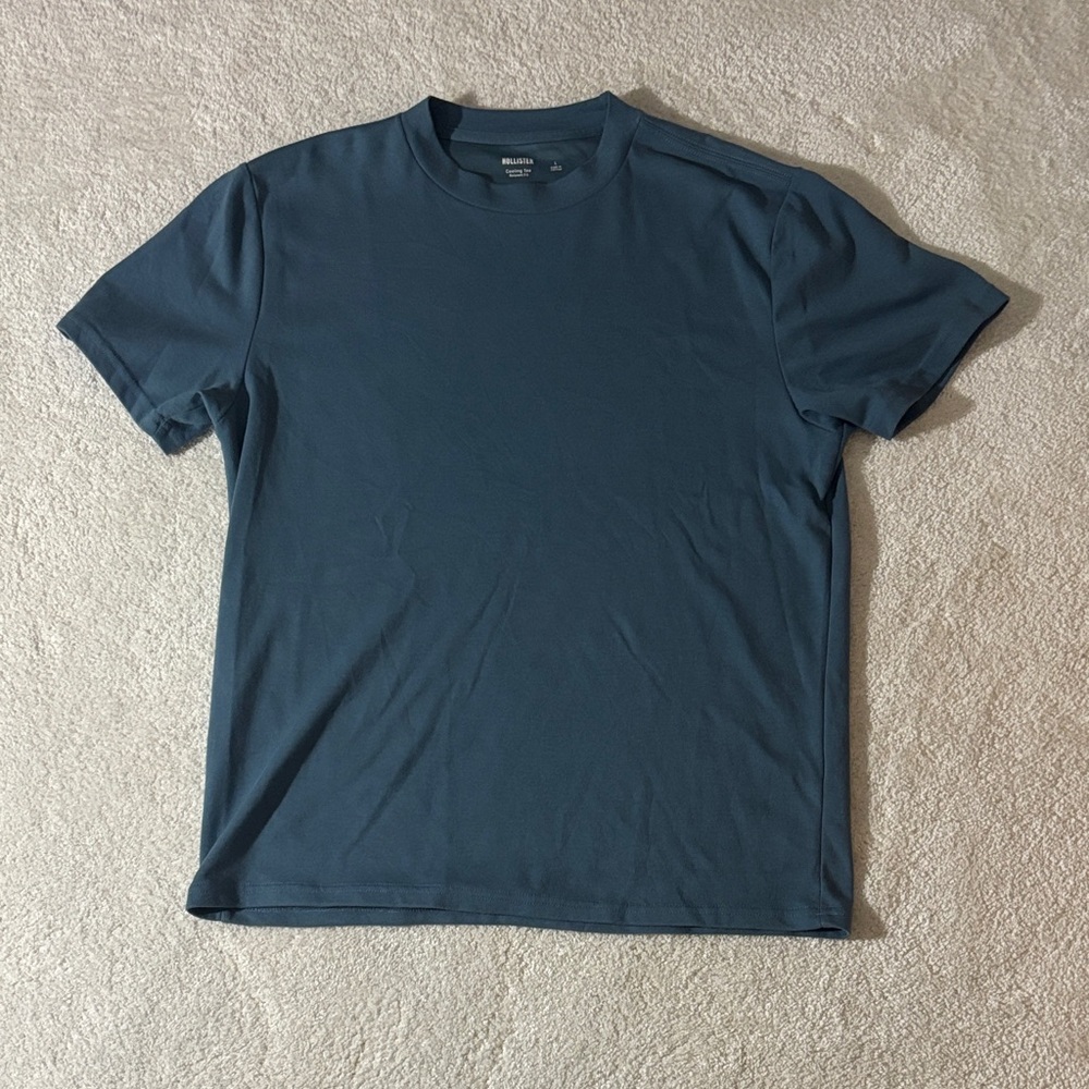 Hollister Men's Dark Blue Cooling Short Sleeve Tee